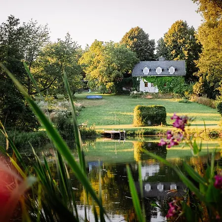 Willa House *