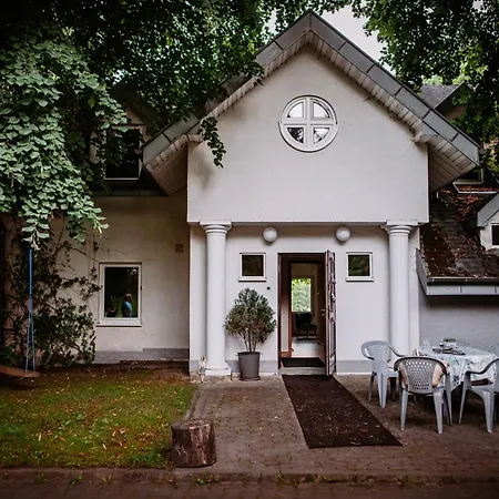 Willa House